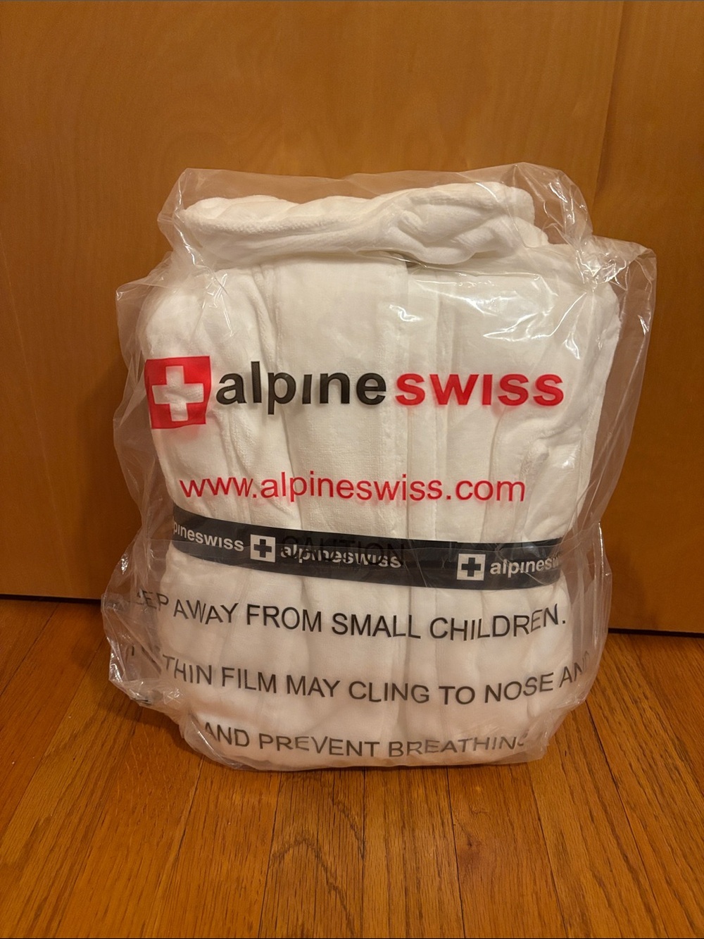 Alpine Swiss White Bath Robe Small/Medium NWT